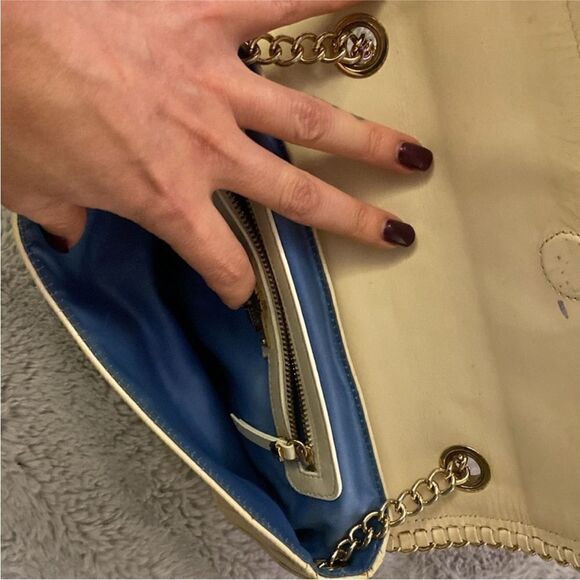 Henri Bendel Cream Shoulder Bag - Picture 9 of 11